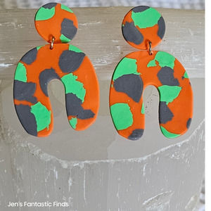 80's Vintage Earrings Upside Down U Dangle Post Back‎